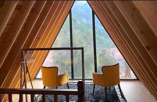 Hisarcandir Ski Chalet | Dağ evinde her şeyden, herkesten uzakta.