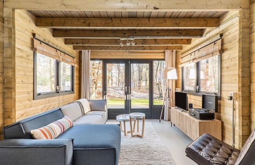 Zon en Schild House | Cosy wooden house amid woods in Soesterberg