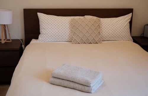 Aranda House | 3Brs-Elegant/Cosy/Pets-friendly