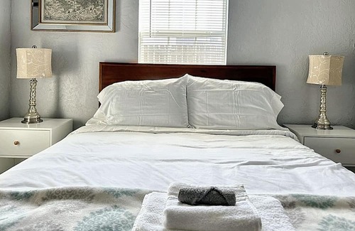 Central Oklahoma City Apartment | Sunshine & Serenity| Prime Location | Stylish Kitchen & Rainfall Shower