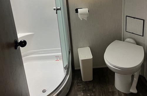 Troutdale House | Gateway to the Gorge; and Mt. Hood. Edgefield McMenamins, and Waterfalls Hikes.