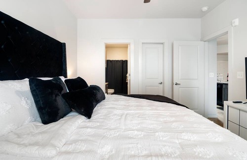 George Bush Park/Eldridge Apartment | ✨Brand New Luxurious, Spacious, Gated 2bd Apt