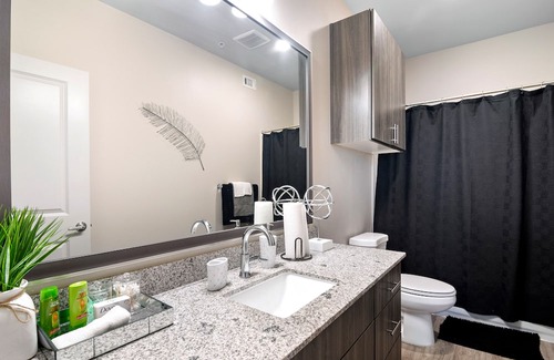 George Bush Park/Eldridge Apartment | ✨Brand New Luxurious, Spacious, Gated 2bd Apt