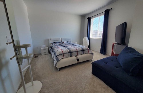 Aurora House | New built bright, cozy & stylish 3br place with garage
