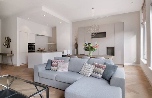 Red Light District Apartment | 2 Bedrooms Apartment 1012