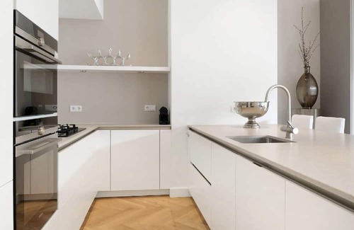 Red Light District Apartment | 2 Bedrooms Apartment 1012