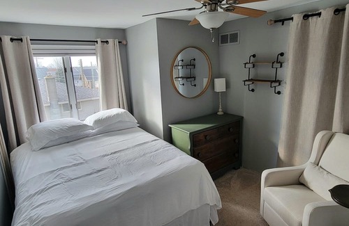 Anchorville House | Lake St. Clair Canal Cottage. Fishing, views, dockage, and more!