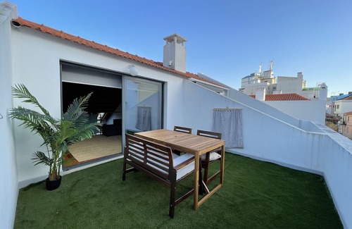 Cacilhas House | Cosy Duplex in Historical Centre of Almada