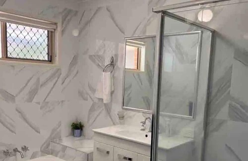Calamvale House | Home away from Home