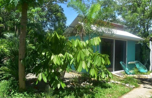 Cocles Cabin | El Tucán Feliz - Little guest house 5 minutes walk to the beach!