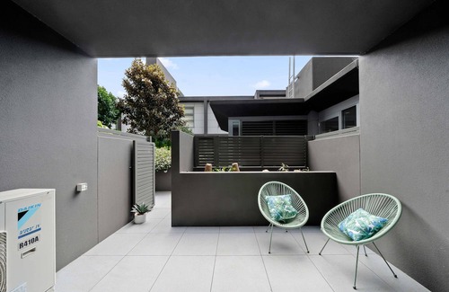 Strathfield Apartment | Ashfield 2Br steps to Shopping & Train Station