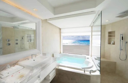 Punta Cancun Resort | Le Blanc Spa Resort w/ Diamond All Inclusive!