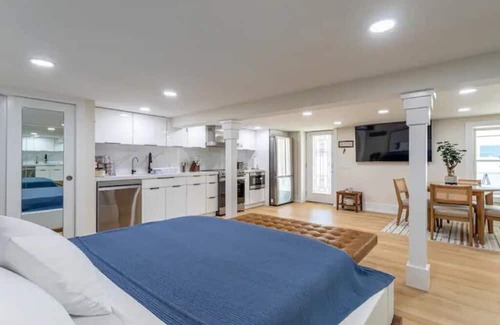 Huntington Apartment | Luxe Provincial Style Studio w/ Patio & Parking