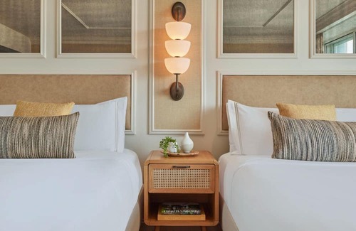 Downtown House | Indulge In Contemporary Comfort! 4 Pool View Units, Near Santa Monica Beach!