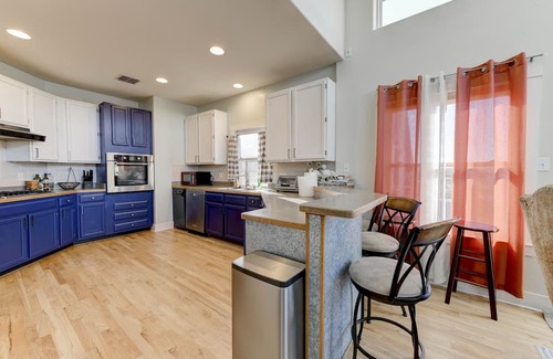 Travis Landing House | Mountain Cabin Home w/ Great Views of Lake Travis. Pet-Friendly!