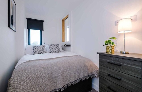 Castlefield Condo | Flat Near Old Trafford Weekly & Monthly Discounts!