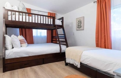 West Park Apartment | 4 Bedroom 757318 by Houzlet
