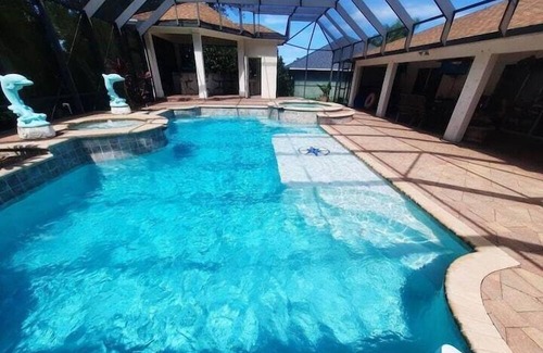 Aqua Golf Apartment | 3 Bedroom 737372 by Houzlet