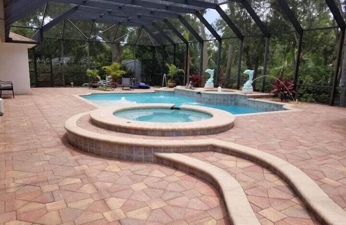 Aqua Golf Apartment | 3 Bedroom 737372 by Houzlet