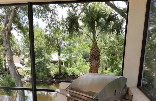 Aqua Golf Apartment | 3 Bedroom 737372 by Houzlet