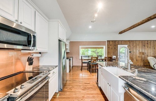 Azle House | The Perfect Getaway/Boat Dock/Eagle Mountain!