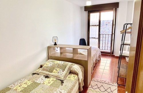 Molinos de Duero Apartment | Apartamento Turístico Los Robles en Molinos de Duero. 6 Personas