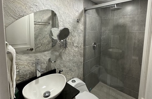 El Castillo Apartment | Apartamento en la Mejor Zona del Poblado Cerca a los Mejores Centros Comerciales