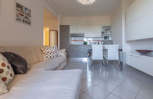 Villa Musone Apartment | Cosy apartment for 4 people with WIFI, A/C, TV, terrace, pets allowed, panoramic view and parking