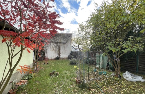 Finsterwalde Apartment | Apartment 'Das Grüne Haus' with Shared Terrace and Shared Garden