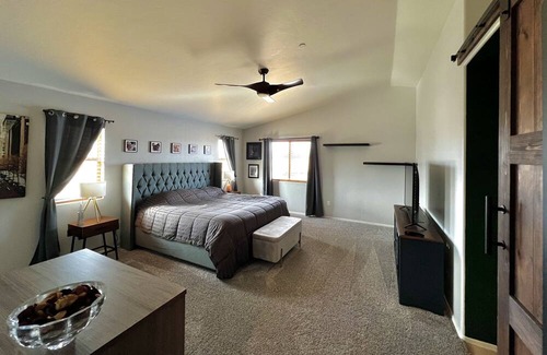 Green Valley House | Extra large, stylish family-friendly home with enormous pergola for entertaining