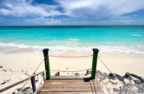 Jimmy Hill Apartment | Lizard Suite Ocean Front Exuma Palms Resort!
