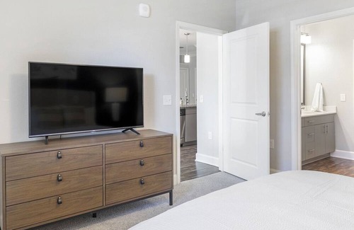 Cary Apartment | Modern Apartment in Prime Location (ID1000X405)