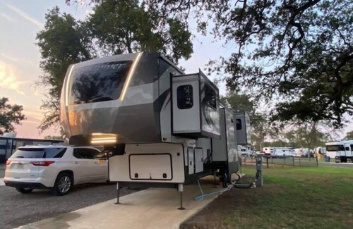 Buda House | New RV with Separate Living Area in Quiet RV Park just South of Austin