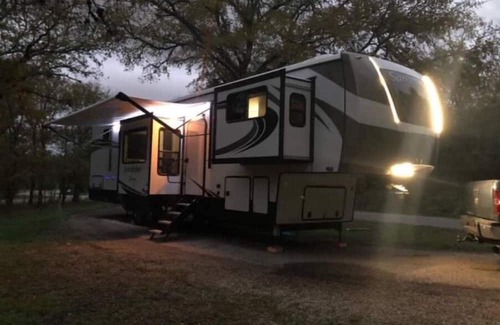Buda House | New RV with Separate Living Area in Quiet RV Park just South of Austin