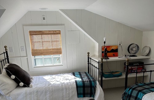 Westport Point House | Charming Cottage on historic Westport Point - Minutes to Beaches and Town!