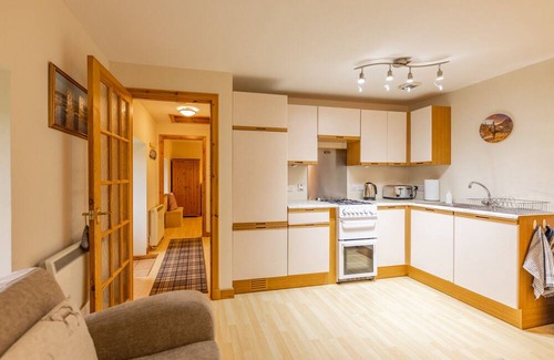 Homore Cottage | Traditional Thatched Cottage in the heart of South Uist. Pet friendly!