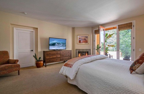 Bel Air House | Nature Lover’s Paradise, Bike/walk to Beach, Hope Ranch, 5 minutes from Downtown