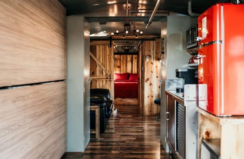 Lawrenceburg House | Bourbon Trail: Caboose on the Farm