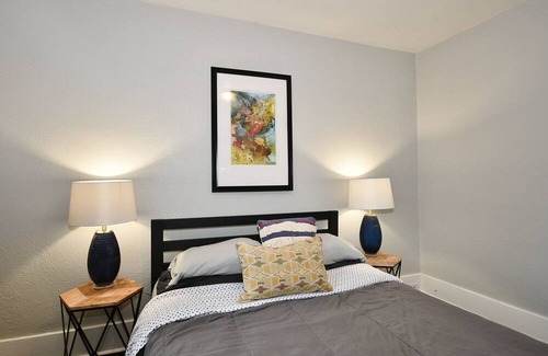 South Hills House | Quiet Hilltop Bungalow Take Train to Acrisure Stadium PNC Park Stage AE & Casino