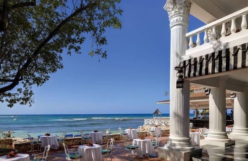 Montego Bay Resort | Colonial Style Villa w/ Free WiFi, Pool Access, Bar & Cocktail Lounge