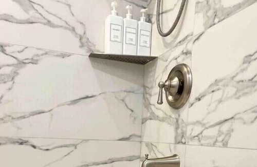 Canoga Park House | Modern fully remodeled house near Topanga Mall