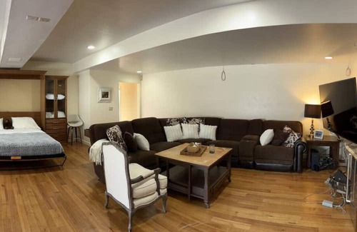Golden Villa | Luxury Mountain View Get Away Entire Second Floor