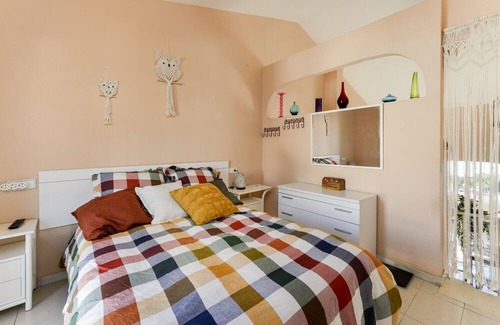 Puerto de la Duquesa Apartment | Apartment 'Hacienda Guadalupe' with Sea View, Wi-Fi and Air Conditioning