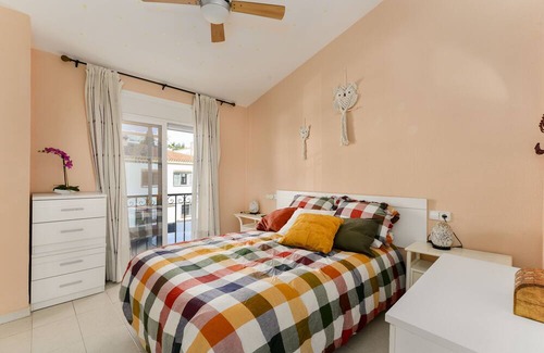 Puerto de la Duquesa Apartment | Apartment 'Hacienda Guadalupe' with Sea View, Wi-Fi and Air Conditioning
