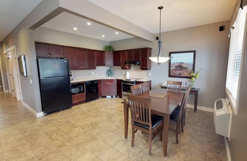 East Kootenay Condo | Fully furnished 2-bed/2-bath condo in Radium Hot Springs, BC, CAN - sleeps 6.