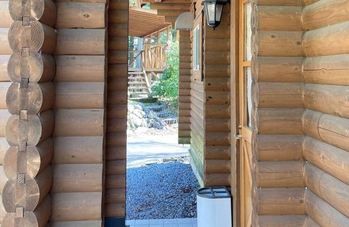 Kawanehon House | MomijiFusion of outdoor and healingHot spring / Haibaragun Shizuoka