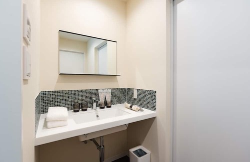 Tsuru Cabin | Building G / Tsuru Yamanashi