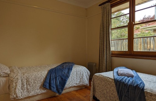 Deakin House | A Classic at Deakin 3bdr