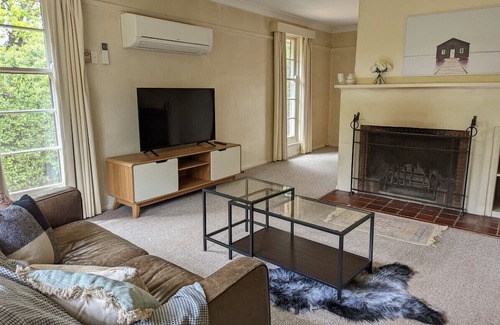 Deakin House | A Classic at Deakin 3bdr