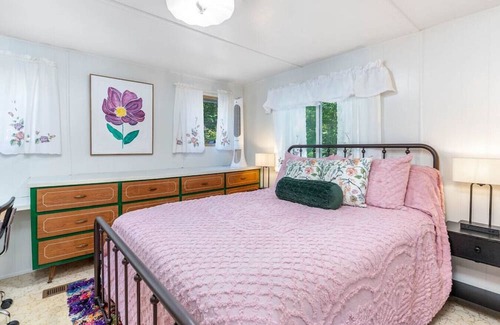 Paradise Estates House | Paradise Retreat - a vintage trailer meets Mt. Rainier's magic in Ashford, WA